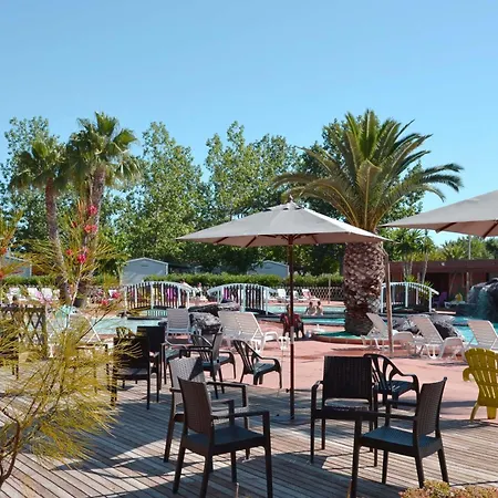 Camping Vias Plage בית נופש ויאס