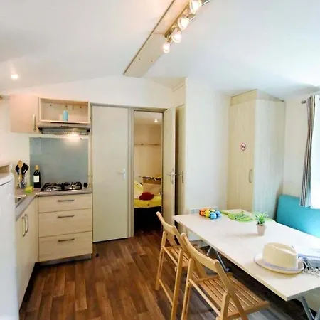 Üdülőközpont Vias-plage *